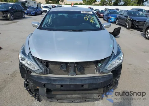 2017 Nissan Altima 2.5 z USA, uszkodzony, nr VIN 1N4AL3AP5HC267031